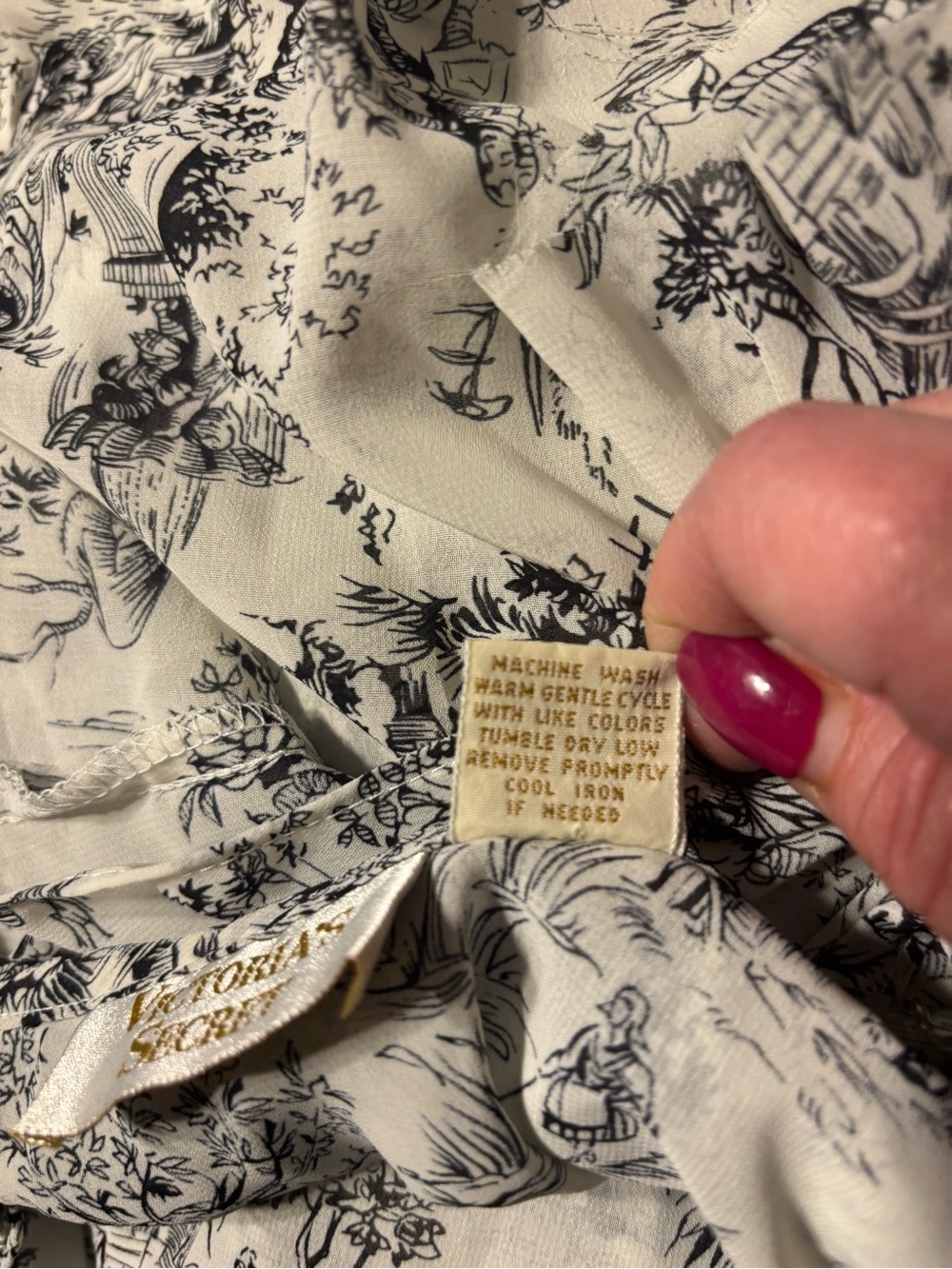 Victoria's Secret Gold Label Vintage Nightgown - Picture 4 of 9